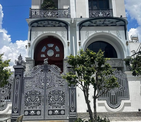 Cửa cổng nhôm đúc