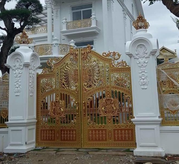 Cửa cổng nhôm đúc