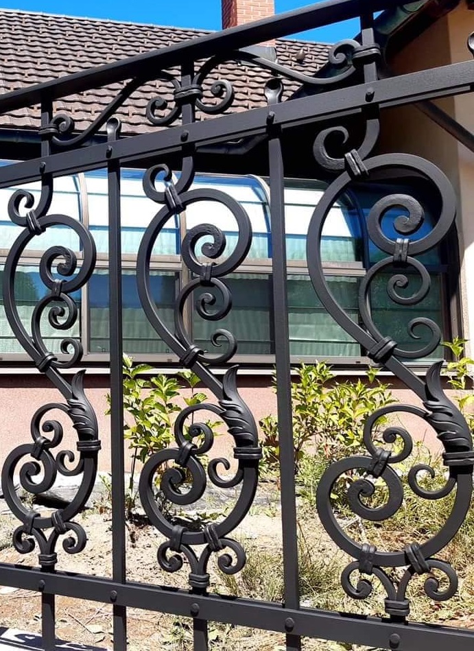 Lan can sắt mỹ thuật