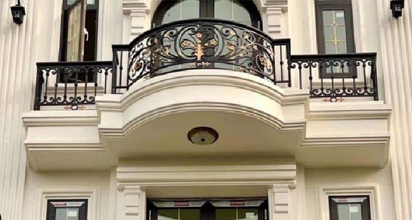 Lan can sắt mỹ thuật