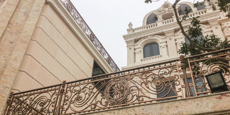 Mẫu lan can nhôm đúc đẹp