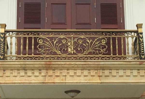 Mẫu lan can nhôm đúc đẹp