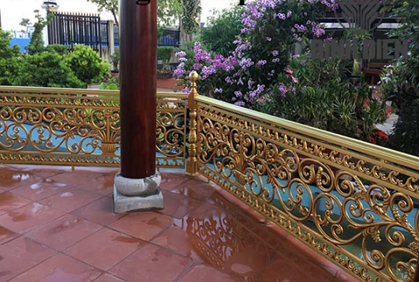 Mẫu lan can nhôm đúc đẹp