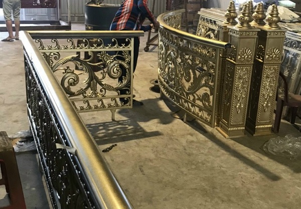 Mẫu lan can nhôm đúc đẹp