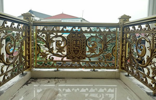 Mẫu lan can nhôm đúc đẹp