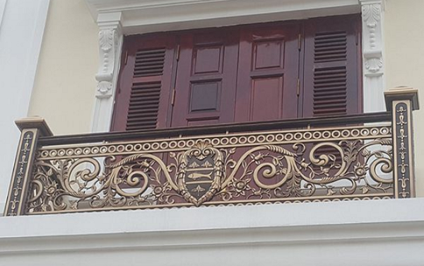 Mẫu lan can nhôm đúc đẹp