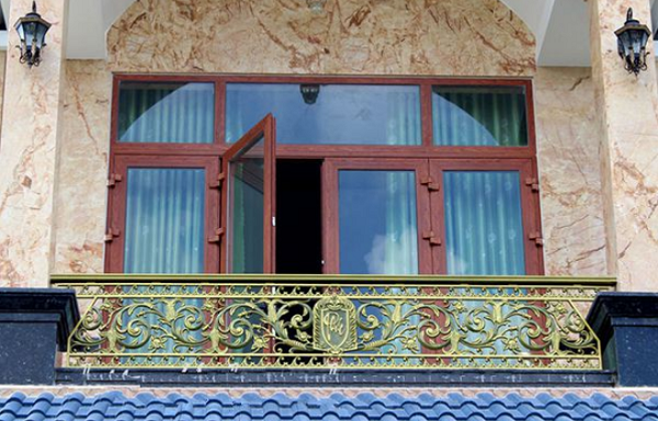 Mẫu lan can nhôm đúc đẹp