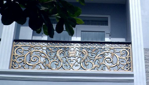 Mẫu lan can nhôm đúc đẹp