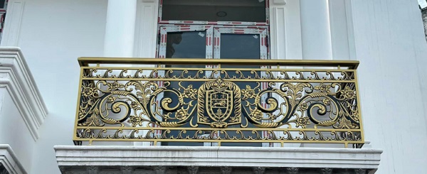 Mẫu lan can nhôm đúc đẹp