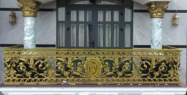 Mẫu lan can nhôm đúc đẹp