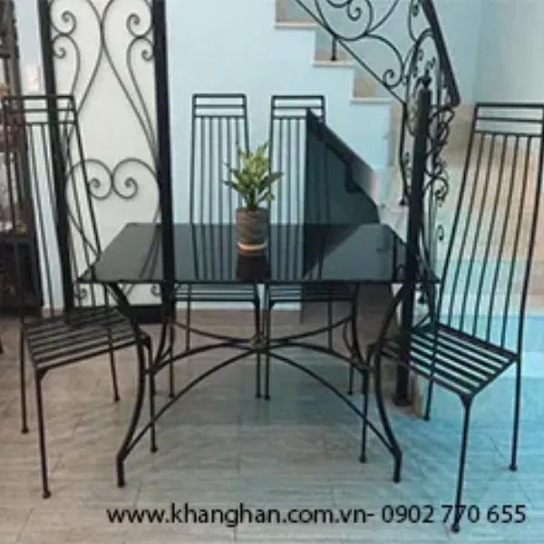 Bàn ghế sắt đơn giản mà sang trọng cho phòng khách KH14-BG010