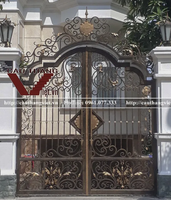 Cổng sắt mỹ thuật 4 cánh đẹp