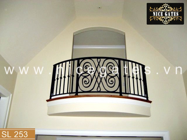 Khung bảo vệ cửa sổ sắt mỹ thuật: Vẻ đẹp và An toàn cho Ngôi nhà Việt