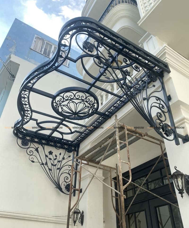 Khung bảo vệ cửa sổ sắt mỹ thuật: Vẻ đẹp và An toàn cho Ngôi nhà Việt