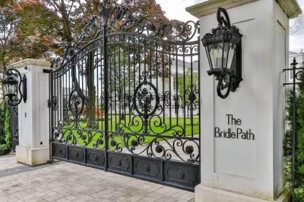 Mẫu tường rào sân vườn sắt mỹ nghệ đẹp