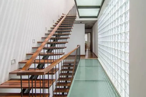 Cầu thang sắt xương thép hình I hiện đại