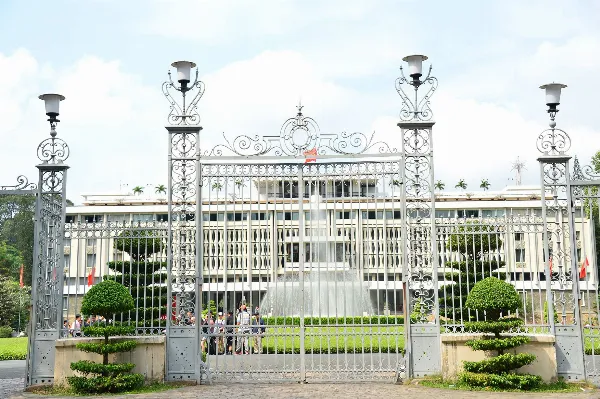 Cổng rào Dinh Độc Lập